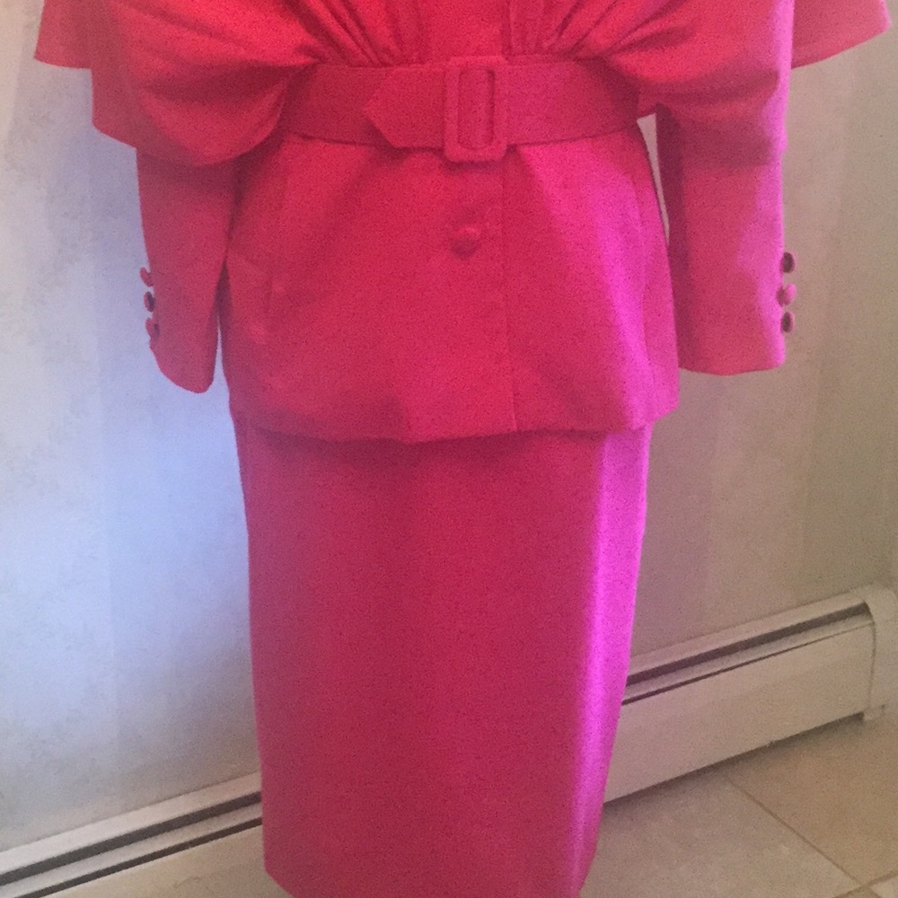 Cest Simone Suit - Picture 2 of 3